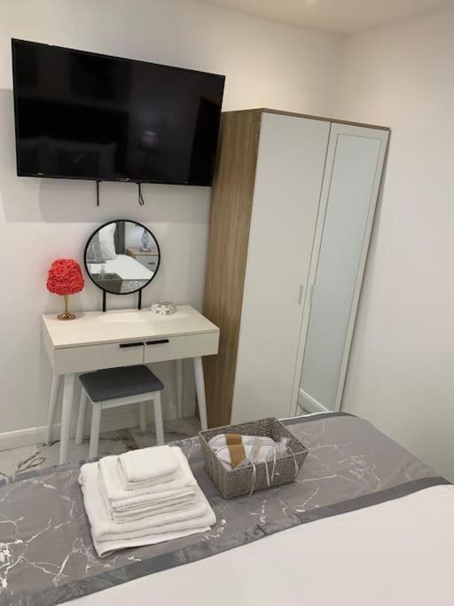 Apartment C, A One Bedroom Flat In South London Carshalton المظهر الخارجي الصورة